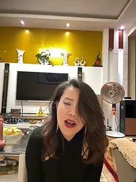 anna yngs online show from October 21, 11:11 am