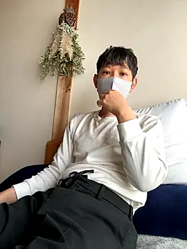 Snapshot of tom19899q chatting on November 18, 1:22 am tom19899q online show from November 18, 1:22 am