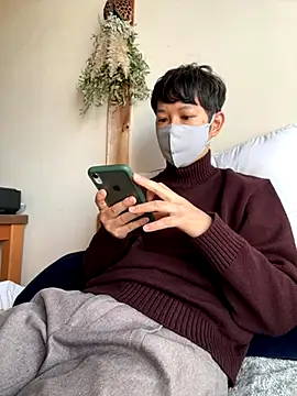 Snapshot of tom19899q chatting on November 18, 11:48 pm tom19899q online show from November 18, 11:48 pm