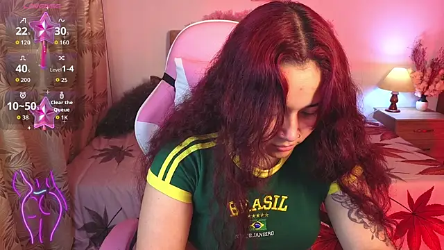 Snapshot of Leakitten chatting on November 28, 11:18 pm Leakitten online show from November 28, 11:18 pm