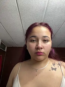 Snapshot of Leakitten chatting on December 17, 1:44 am Leakitten online show from December 17, 1:44 am