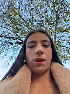 -juicy  online show from March 1, 10:45 pm