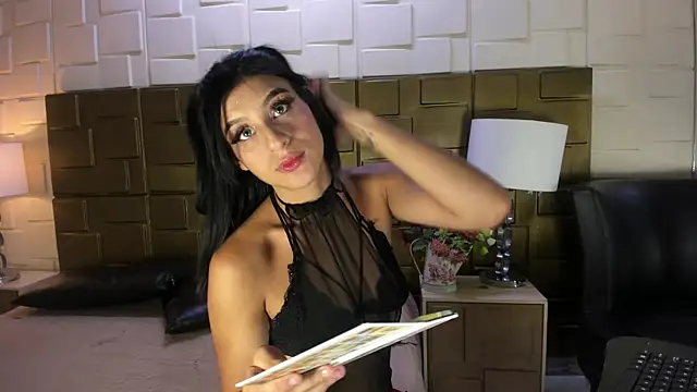 Snapshot of VioletLux chatting on October 23, 8:07 pm VioletLux online show from October 23, 8:07 pm