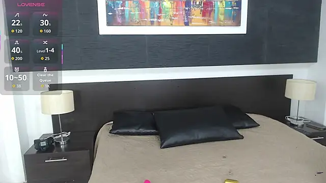 Snapshot of VioletLux chatting on November 19, 7:36 pm VioletLux online show from November 19, 7:36 pm