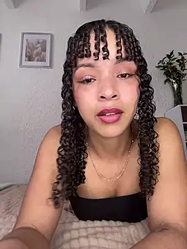 Yasmin777  online show from June 10, 6:07 pm