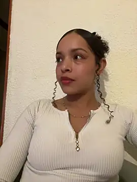 Yasmin777  online show from June 14, 2:24 am