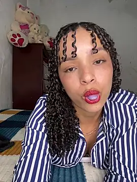Yasmin777  online show from July 4, 12:28 am