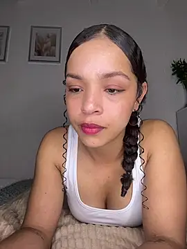 Yasmin777  online show from August 1, 12:43 am