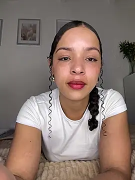 Yasmin777  online show from August 1, 10:19 pm