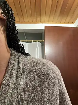 Yasmin777  online show from August 2, 5:00 pm