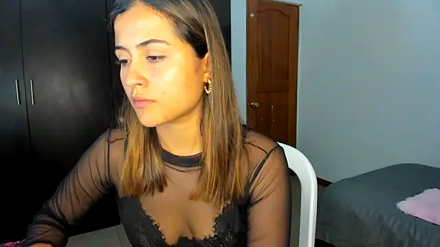 Snapshot of Ana__Pink chatting on October 24, 11:45 pm Ana Pink online show from October 24, 11:45 pm