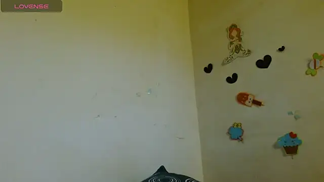 Snapshot of Akasha001 chatting on November 11, 8:31 pm Akasha001 online show from November 11, 8:31 pm