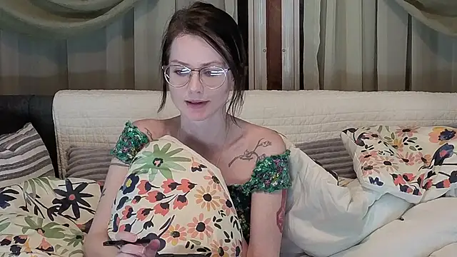 Snapshot of kohlbird chatting on December 4, 3:05 am kohlbird online show from December 4, 3:05 am