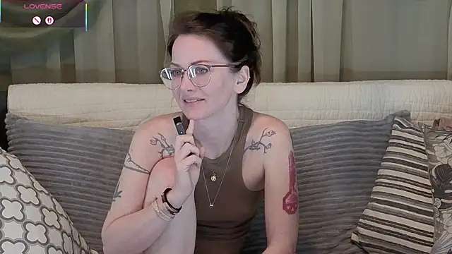 kohlbird online show from February 12, 4:07 am