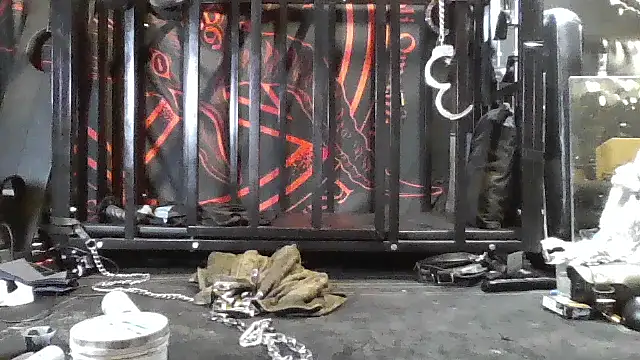 Snapshot of object857 chatting on June 13, 3:26 am object857 online show from June 13, 3:26 am