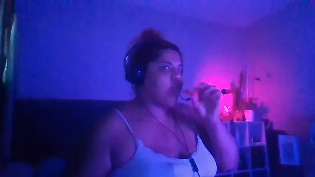 1n0nlythroat online show from May 13, 10:38 pm