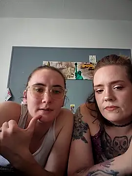 AndHerXO online show from February 6, 12:52 pm