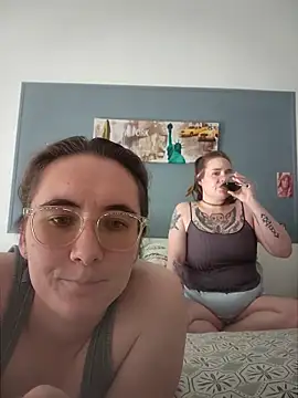 AndHerXO online show from April 24, 3:47 pm