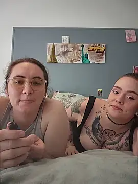 AndHerXO online show from June 3, 2:19 pm