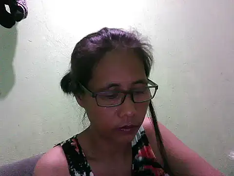 HotLadyPinay32 online show from April 10, 9:25 am