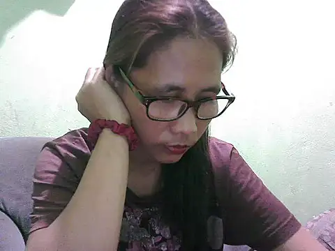 Snapshot of HotLadyPinay32 chatting on June 28, 11:38 am HotLadyPinay32 online show from June 28, 11:38 am