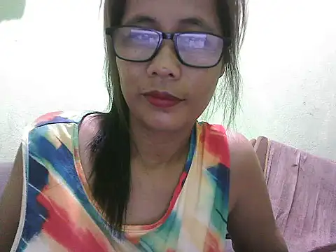Snapshot of HotLadyPinay32 chatting on July 26, 7:43 pm HotLadyPinay32 online show from July 26, 7:43 pm