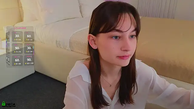 Snapshot of LolaPrise chatting on December 1, 1:32 am LolaPrise online show from December 1, 1:32 am