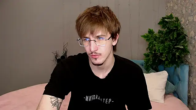 KiskaKurt online show from November 23, 8:14 am