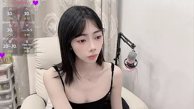Snapshot of tuantuanle chatting on May 6, 2:33 pm tuantuanle online show from May 6, 2:33 pm