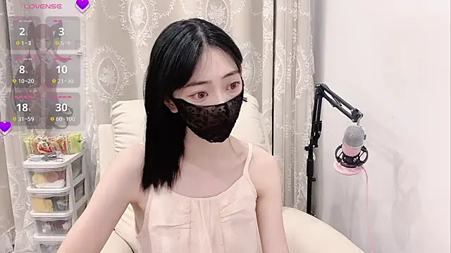 Snapshot of tuantuanle chatting on May 13, 3:42 pm tuantuanle online show from May 13, 3:42 pm