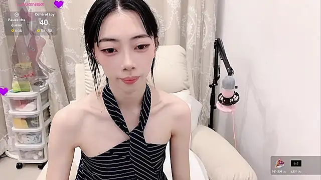 Snapshot of tuantuanle chatting on June 9, 3:45 pm tuantuanle online show from June 9, 3:45 pm