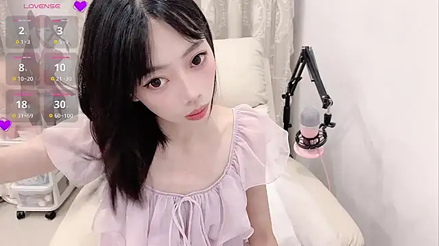 Snapshot of tuantuanle chatting on June 13, 4:49 pm tuantuanle online show from June 13, 4:49 pm