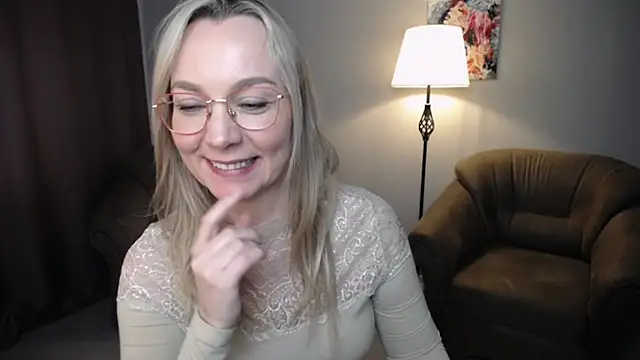 Ava Elior online show from April 25, 1:41 pm
