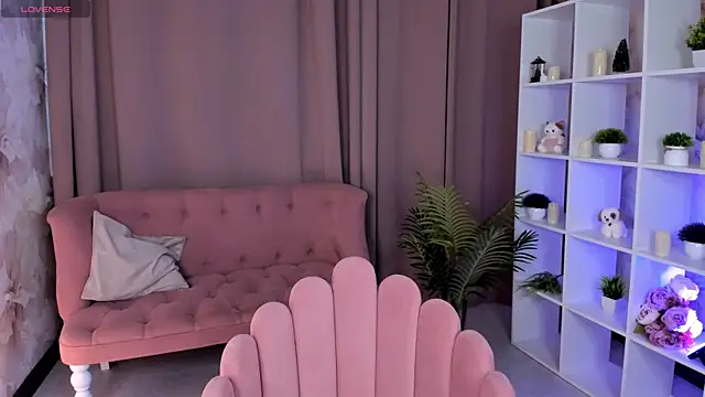 FlirtyAura online show from August 7, 6:59 am