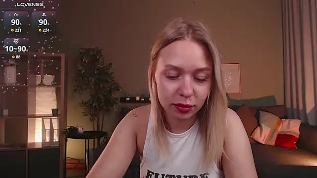 Snapshot of Pooja_Hegde chatting on September 11, 12:22 am Pooja Hegde online show from September 11, 12:22 am