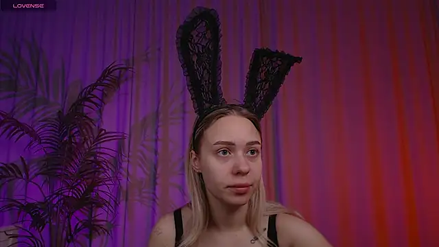 Snapshot of Pooja_Hegde chatting on October 8, 1:14 am Pooja Hegde online show from October 8, 1:14 am