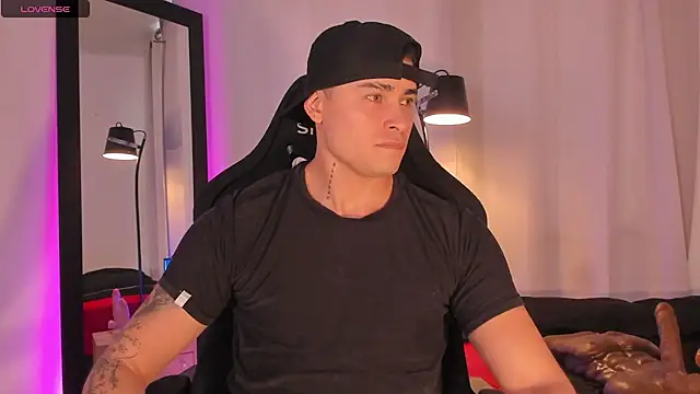 connorsmiith online show from June 17, 1:01 pm
