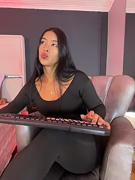 BellaFernandez   online show from July 21, 1:46 pm