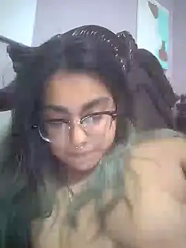 Snapshot of Lovelyrainn chatting on November 18, 3:34 am Lovelyrainn online show from November 18, 3:34 am