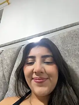 Snapshot of Lupe_19 chatting on September 12, 4:45 am Lupe 19 online show from September 12, 4:45 am