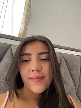 Snapshot of Lupe_19 chatting on September 14, 10:20 pm Lupe 19 online show from September 14, 10:20 pm
