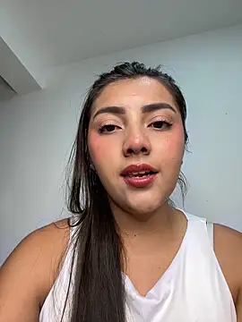 Snapshot of Lupe_19 chatting on September 25, 5:11 am Lupe 19 online show from September 25, 5:11 am