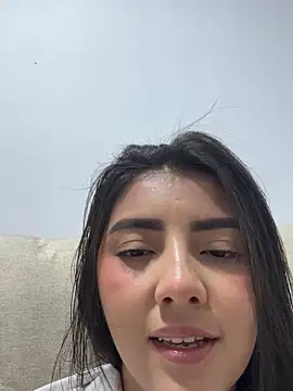 Snapshot of Lupe_19 chatting on October 2, 12:06 am Lupe 19 online show from October 2, 12:06 am
