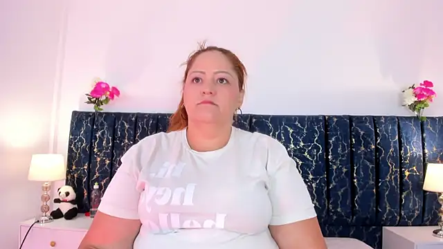 Snapshot of katte_landerr chatting on May 20, 1:06 pm katte landerr online show from May 20, 1:06 pm