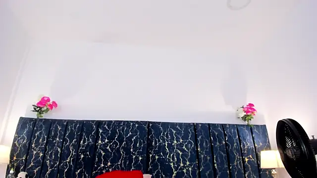 Snapshot of katte_landerr chatting on May 29, 12:58 pm katte landerr online show from May 29, 12:58 pm