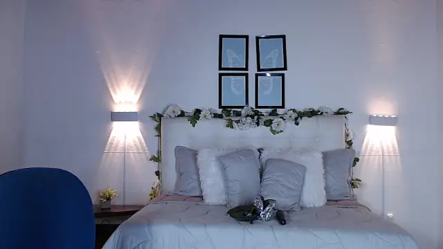 Snapshot of Megan_05_ chatting on October 30, 6:19 pm Megan 05 online show from October 30, 6:19 pm