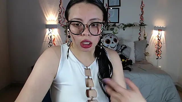 Snapshot of Megan_05_ chatting on November 9, 6:50 pm Megan 05 online show from November 9, 6:50 pm