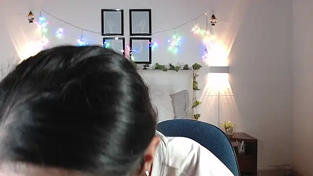 Megan 05  online show from April 28, 6:46 pm