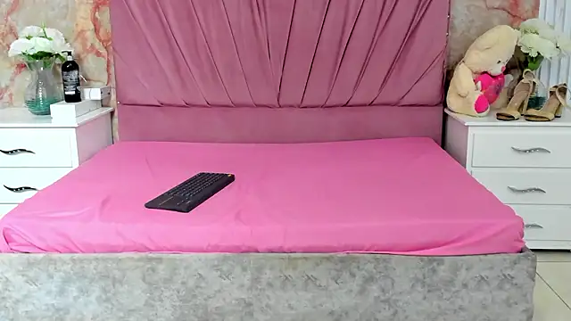 KatySweetas online show from February 6, 1:25 pm