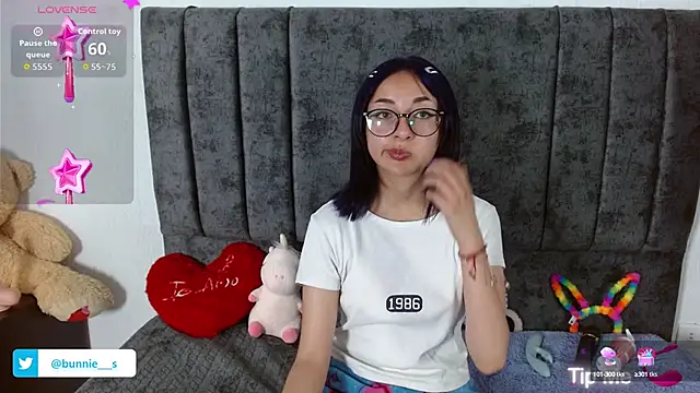Littlee Bunny  online show from September 30, 10:31 am